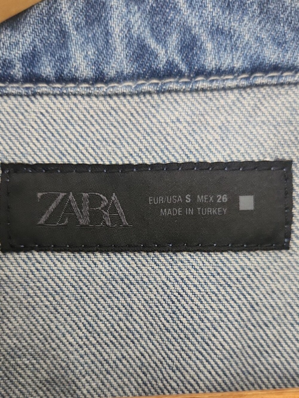 Zara Sleeveless Medium Blue Denim Button-Front Mini Dress with Belt - Picture 2 of 6